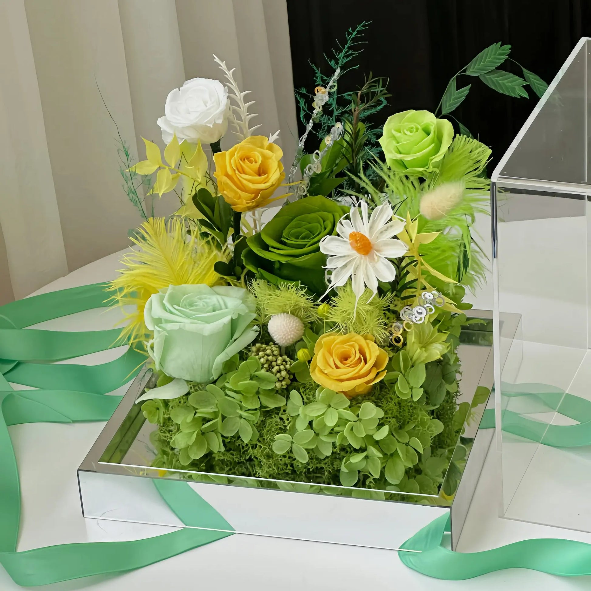LULU ROSÉE Lime Spring Acrylic Box with Ribbon, Fresh Green Everlasting Flower Display