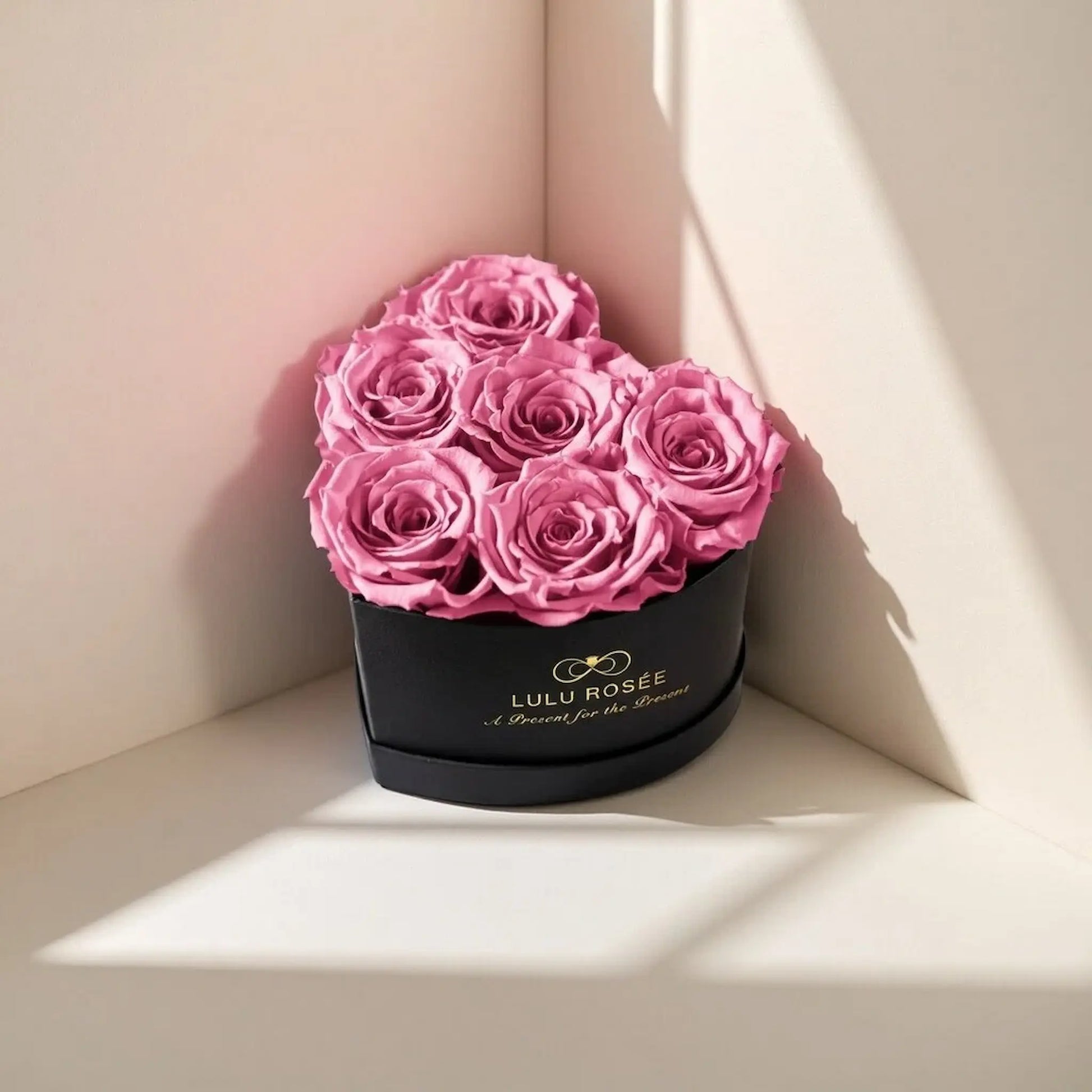 LULU ROSÉE baby heart box sweet pink roses black classic box as a romantic gift