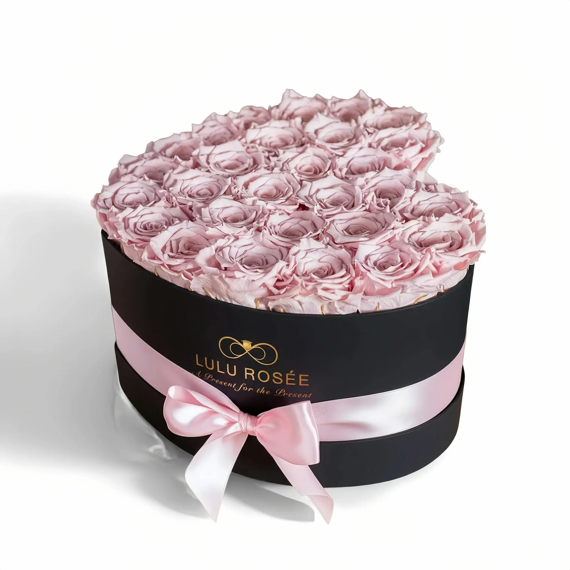 LULU ROSÉE large heart box light pink roses black classic box on white background