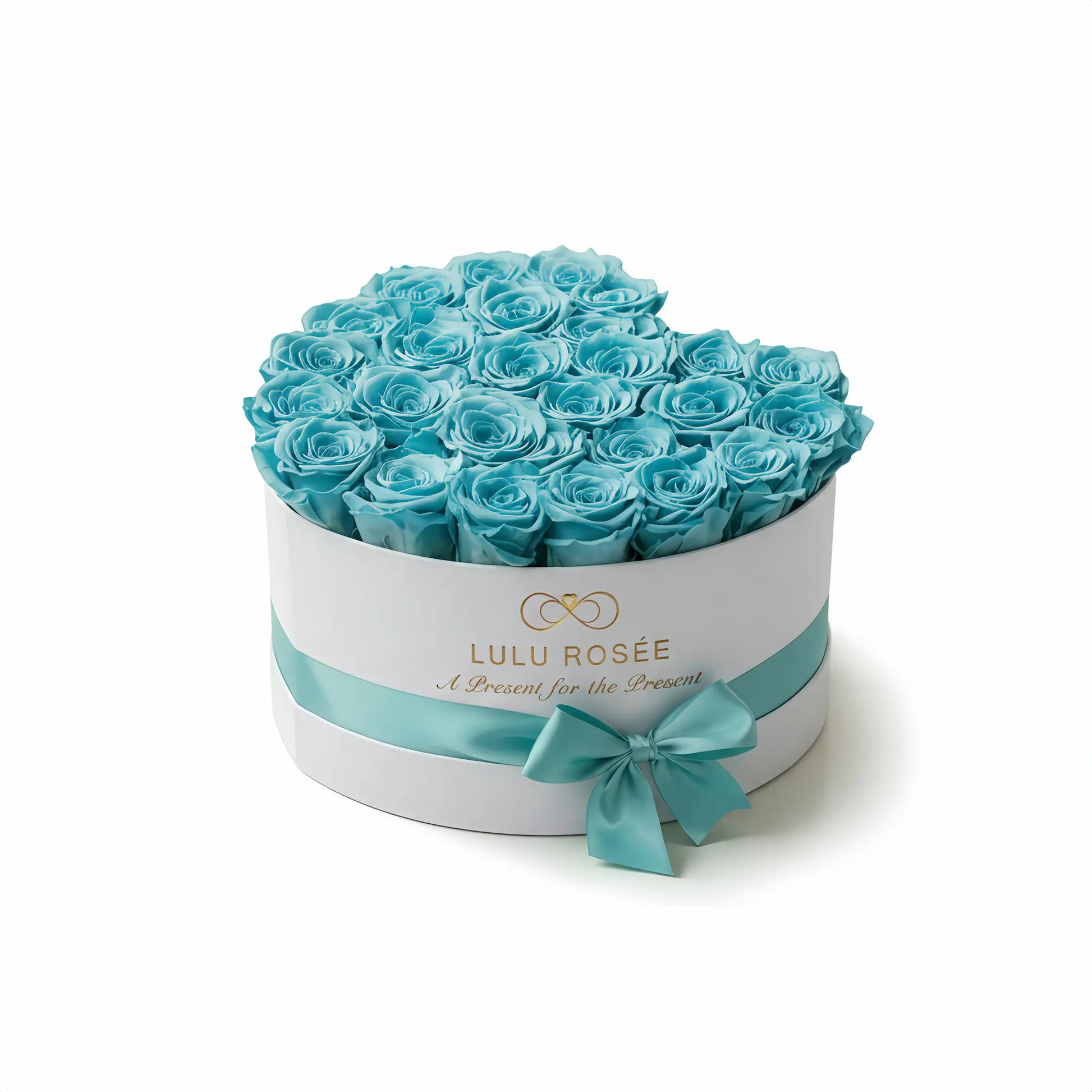 LULU ROSÉE large heart box tiffany blue white classic on a white background 