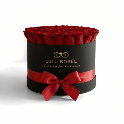 LULU ROSÉE large round  box red roses black classic box on white background
